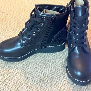 NEW Madden Girl CARRA Girl's Combat Boots All Black Size 2